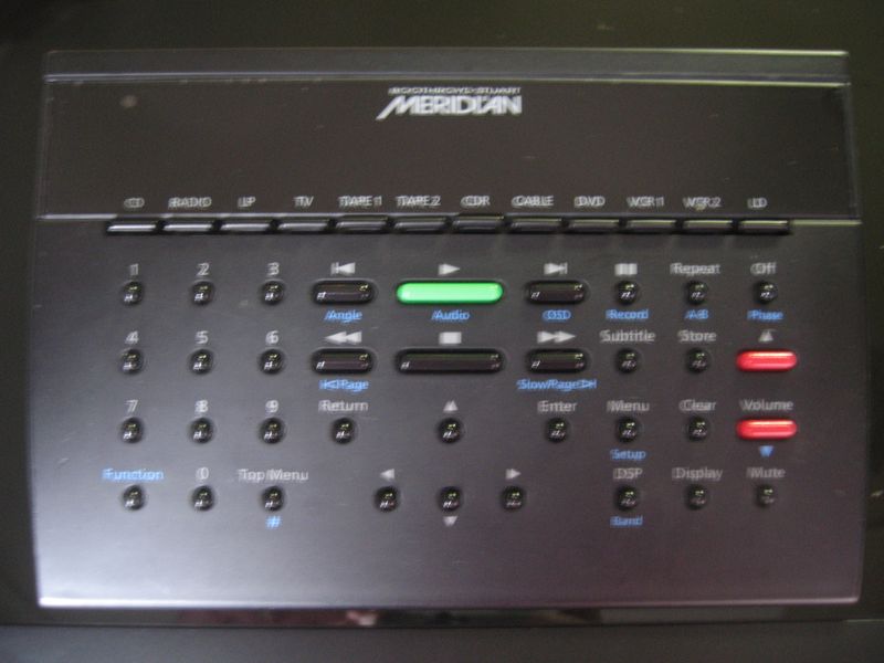 MERIDIAN   561 digital surround controller + 596 DVD player  